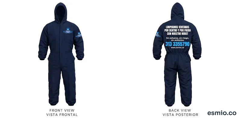 Indumentaria oficial de Esmio: overol azul oscuro con el logo del robot y el mensaje «Limpiamos ventanas por dentro y por fuera con nuestro robot»